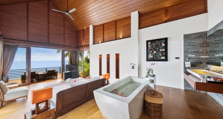 Baan Hinyai - 4-Bed 4.5-Bath Villa_2
