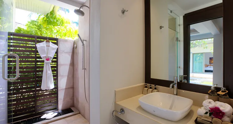 La Lagune - 5-Bed 5-Bath Villa_4