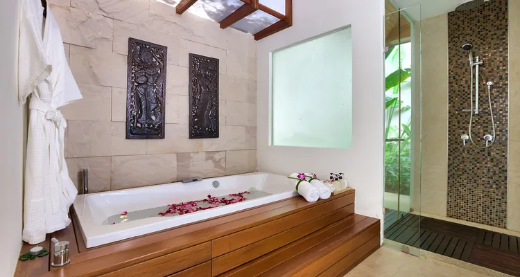 Dhevatara Residence Estate - Baan Benjamart_18