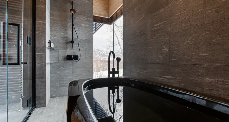 Corniche Hirafu - 4 Bedroom Chalet with Onsen_10