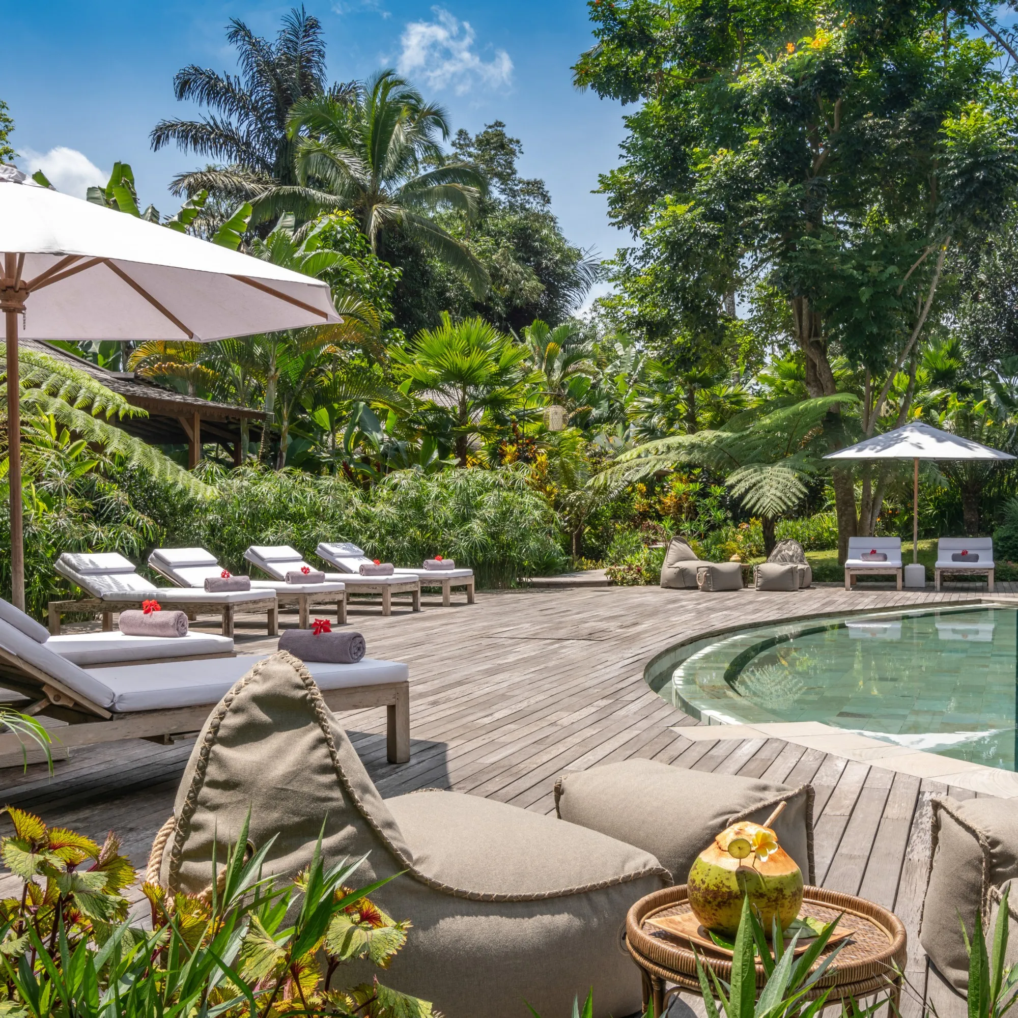 Bali Premium Upgrade Offer: Airport Transfer, Car Hire & Massage